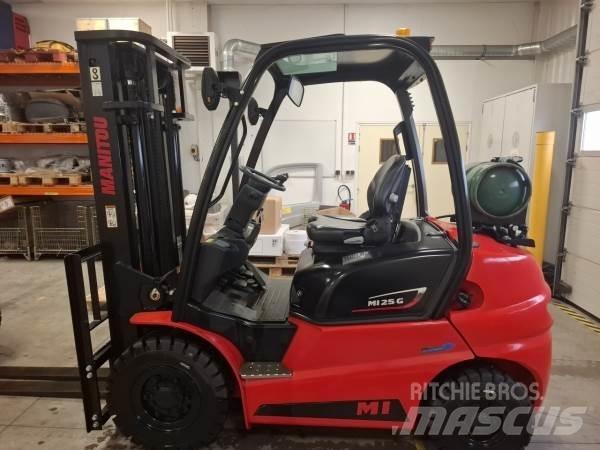 Manitou MI25G Wózki widłowe terenowe