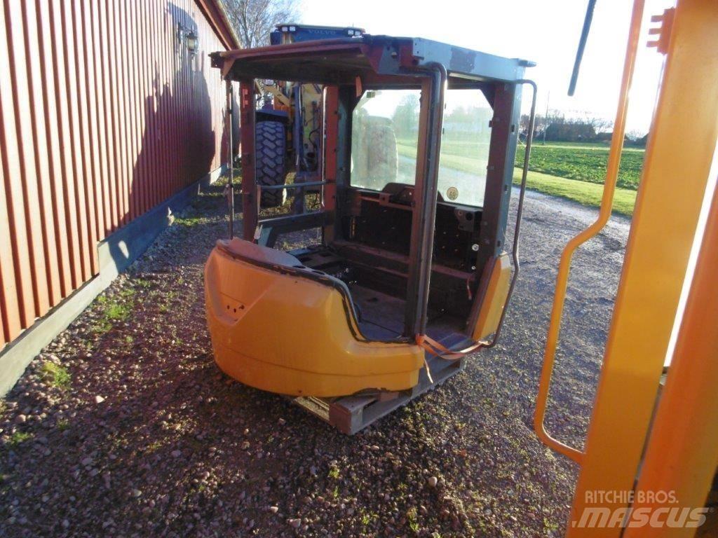  Hytt Volvo L60F Kabiny i wnętrze