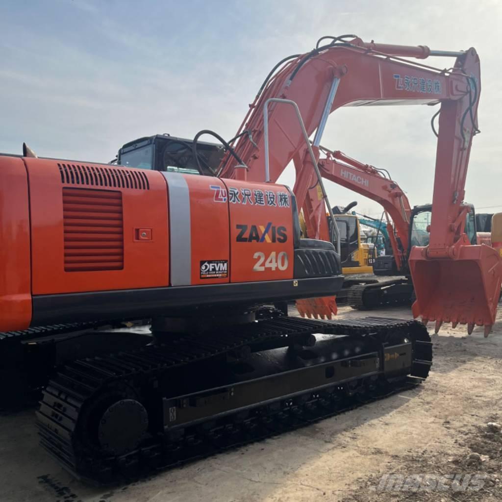 Hitachi ZX 240 Koparki gąsienicowe