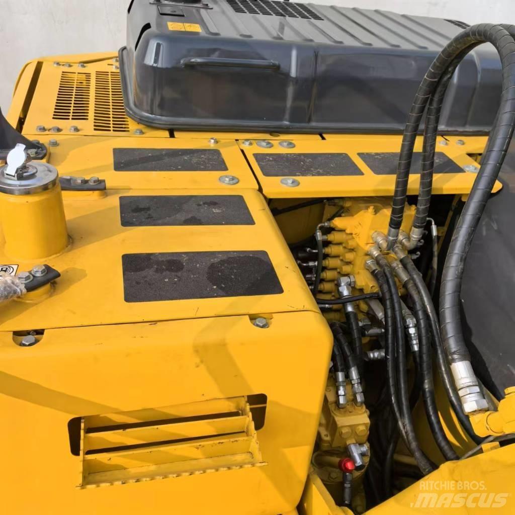 Komatsu PC 130-7 Koparki gąsienicowe
