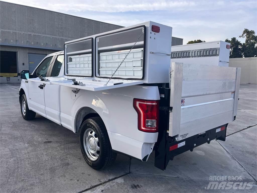 Ford F-150 Pick-upy / Pojazdy z otwieranymi burtami
