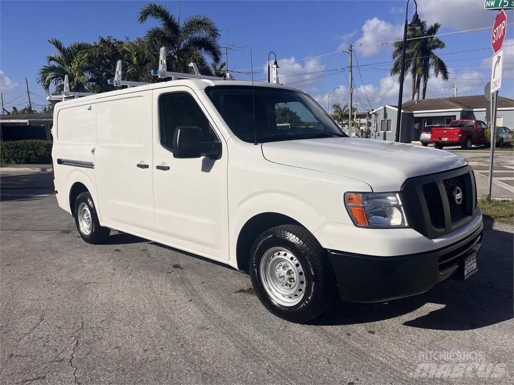 Nissan NV Inne
