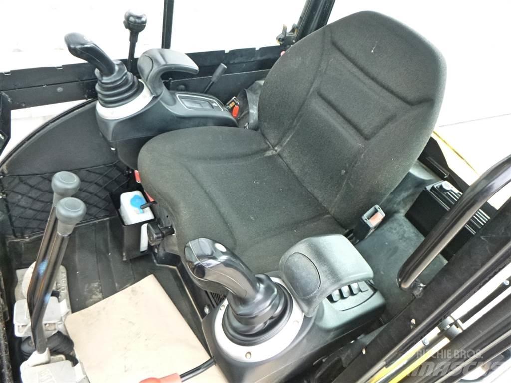 JCB 8026CTS Minikoparki