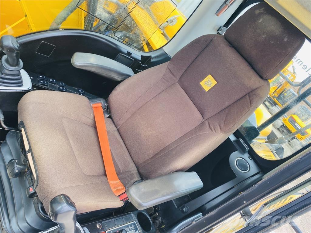 JCB JS130LC Koparki gąsienicowe