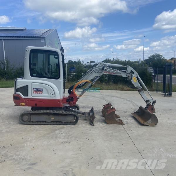 Takeuchi TB225 Koparki kołowe