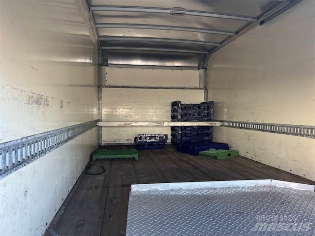 Ford E350 Samochody ciężarowe ze skrzynią zamkniętą