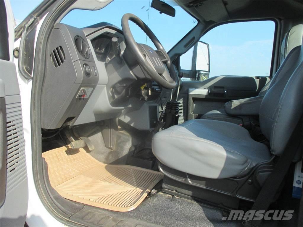 Ford F750 Hakowce