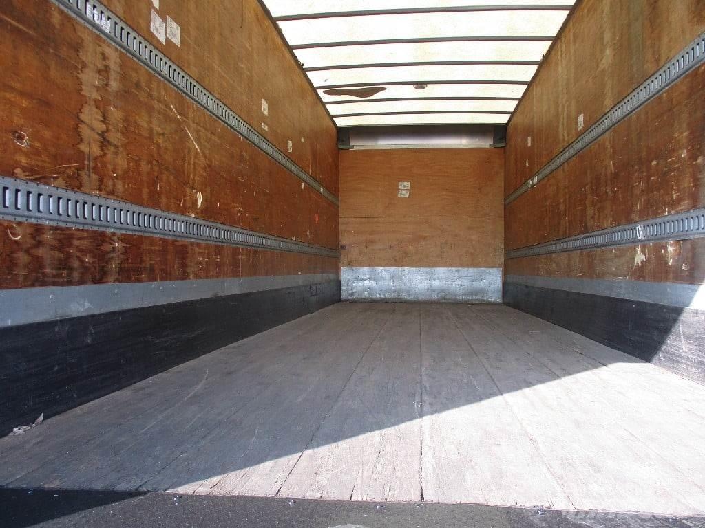 Hino 338 Samochody ciężarowe ze skrzynią zamkniętą