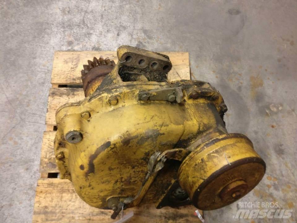 CAT 225 Przekładnie i skrzynie biegów