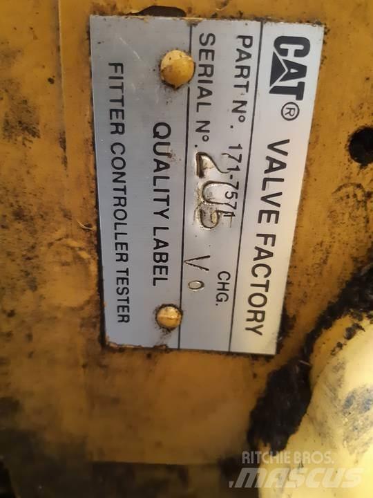 CAT 320B Hydraulika