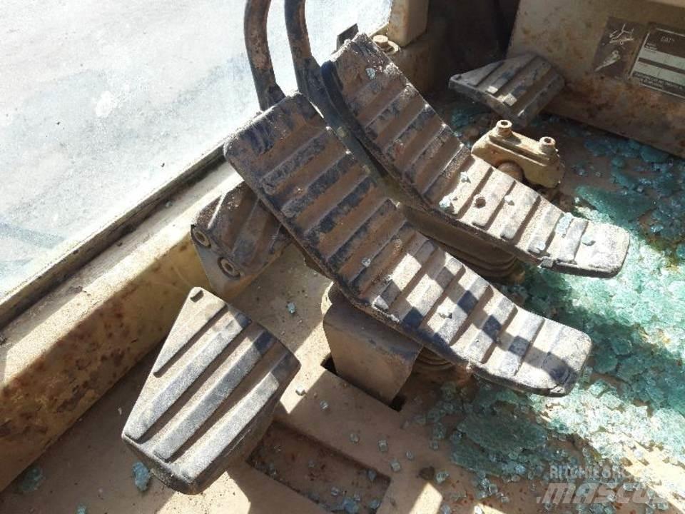 CAT 325LN Kabiny i wnętrze
