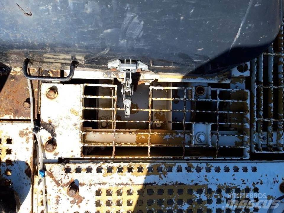 CAT 325LN Kabiny i wnętrze