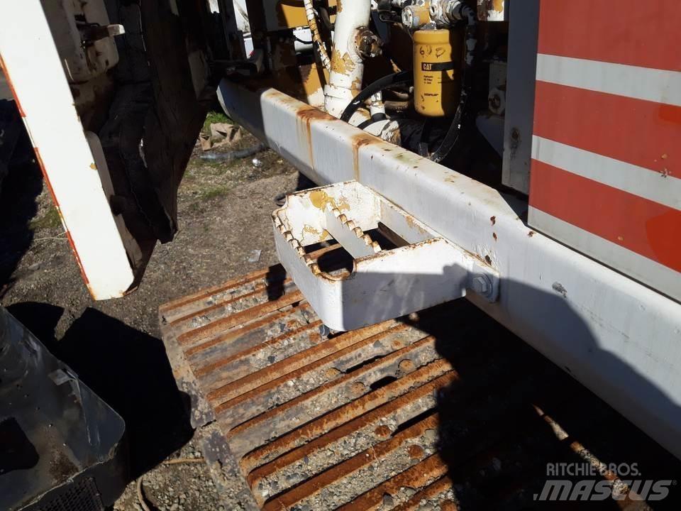 CAT 325LN Kabiny i wnętrze