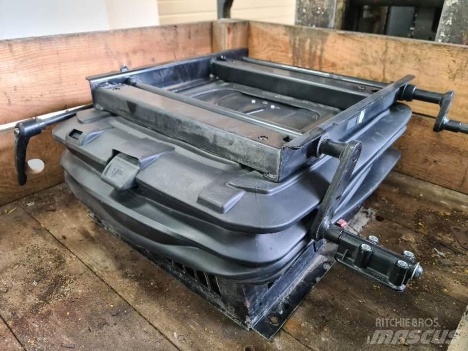 CAT 336DL Kabiny i wnętrze
