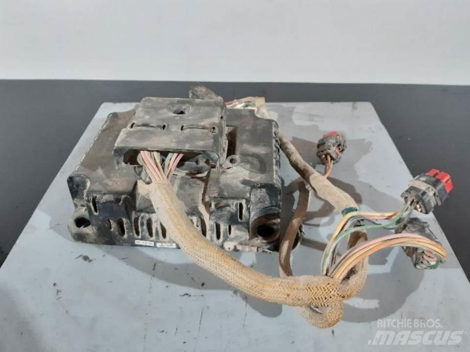 CAT 345C Kabiny i wnętrze