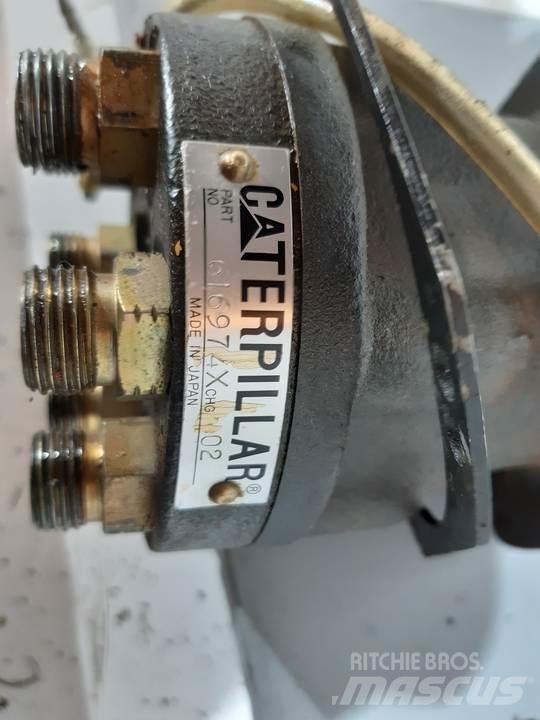 CAT 350 Kabiny i wnętrze