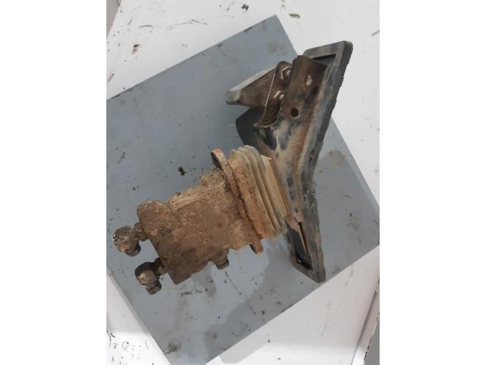 CAT 350 Kabiny i wnętrze