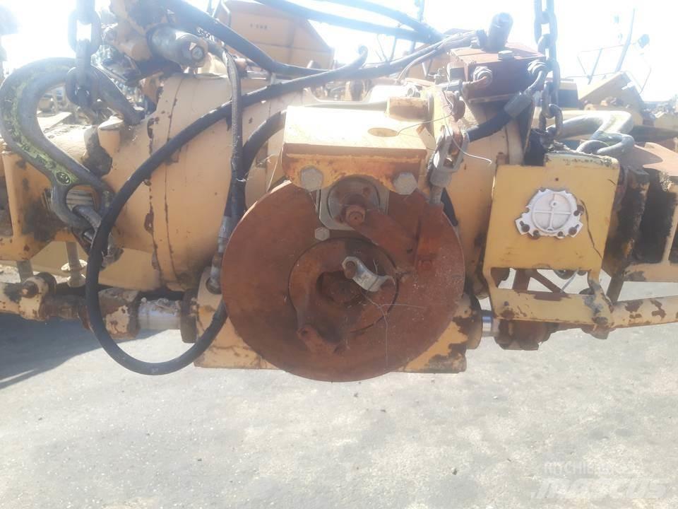 CAT 438B Przekładnie i skrzynie biegów