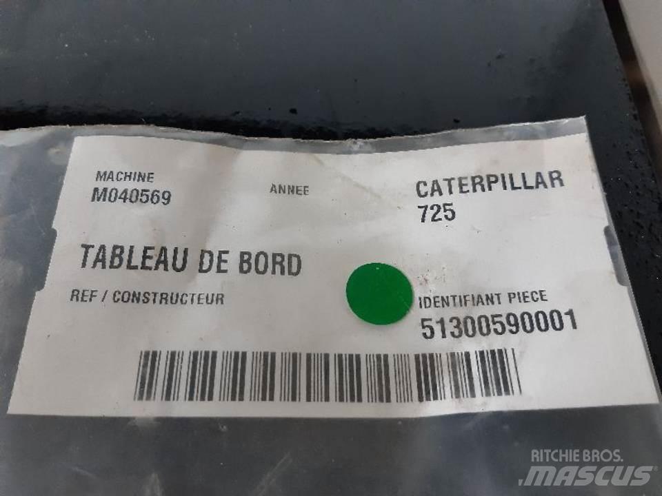 CAT 725 Kabiny i wnętrze