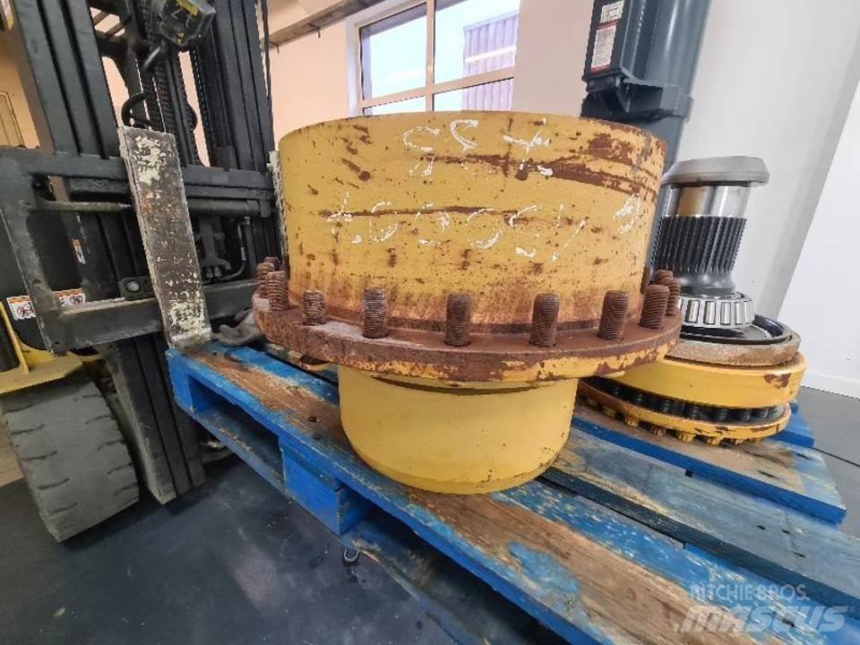 CAT 735 Przekładnie i skrzynie biegów
