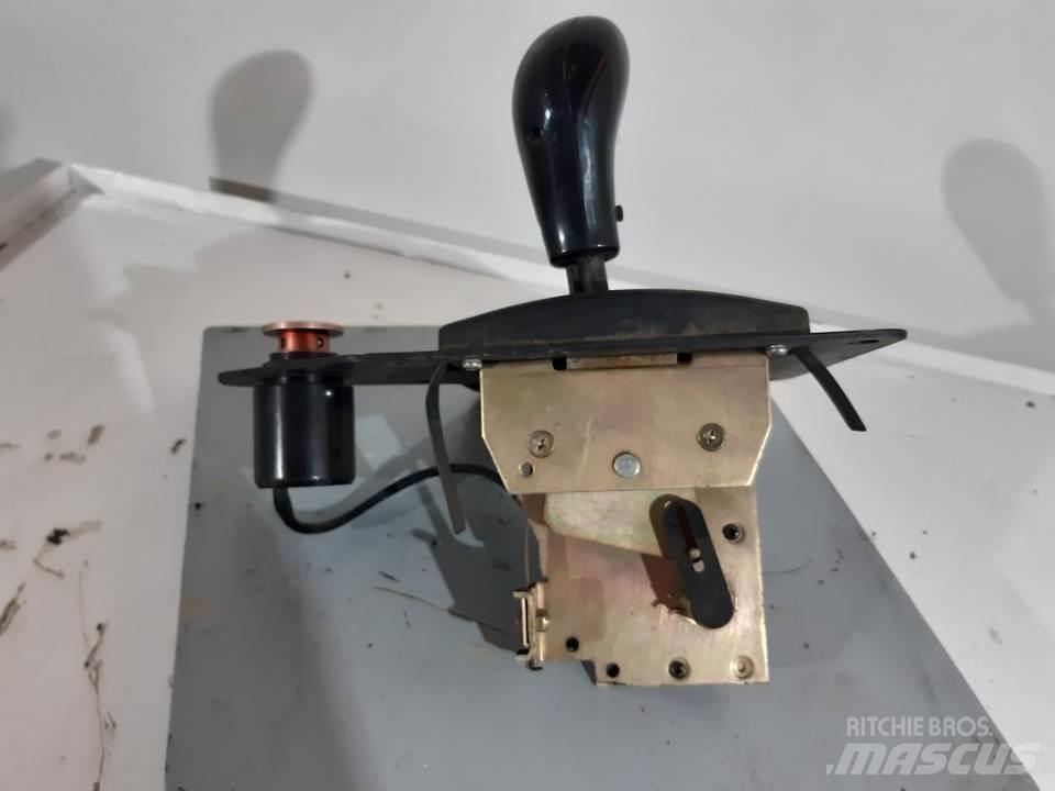 CAT 740 Kabiny i wnętrze
