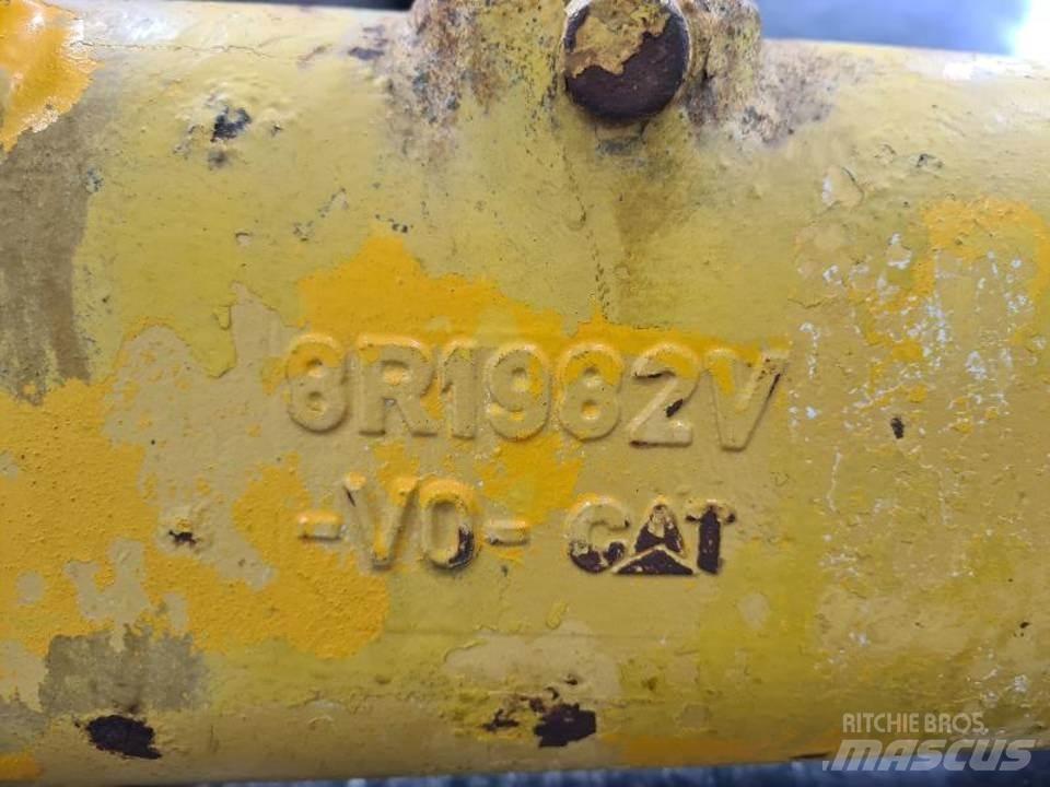 CAT 928F Przekładnie i skrzynie biegów