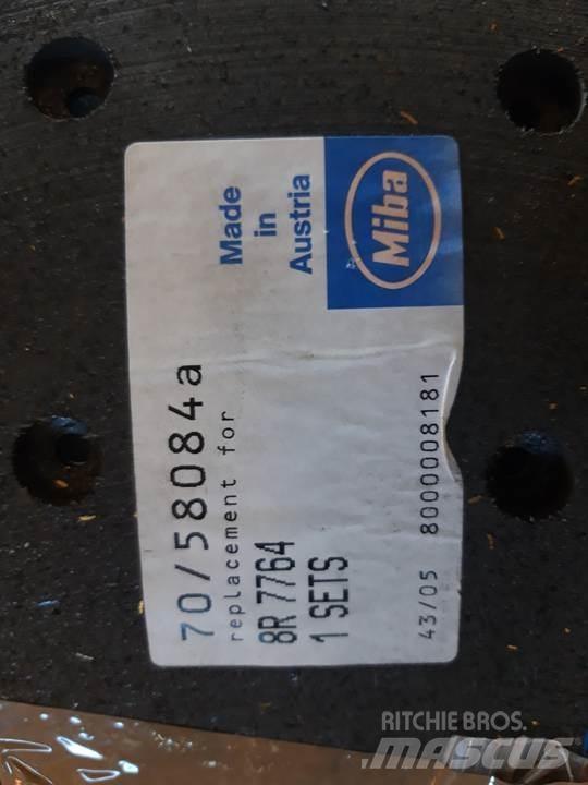 CAT 950 Gąsienice, łańcuchy i podwozia