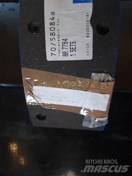 CAT 950 Gąsienice, łańcuchy i podwozia