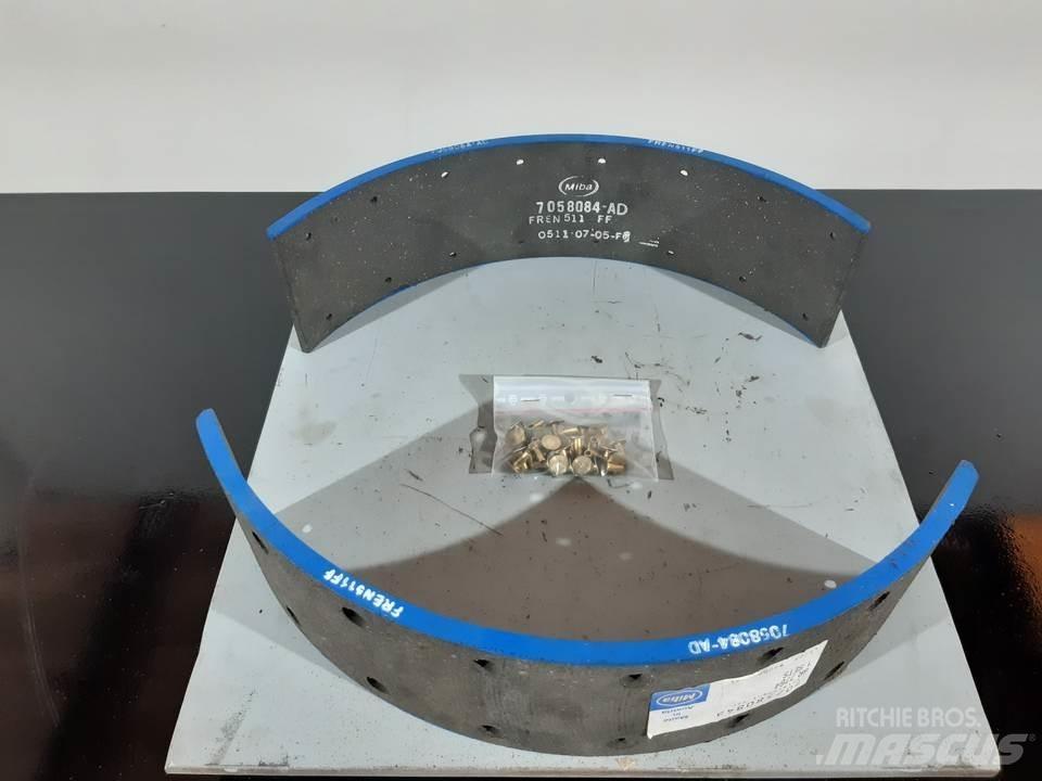 CAT 950 Gąsienice, łańcuchy i podwozia