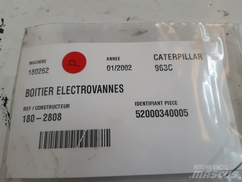 CAT 963C Kabiny i wnętrze