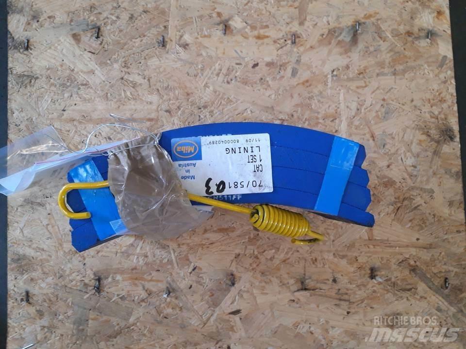CAT 966D Gąsienice, łańcuchy i podwozia