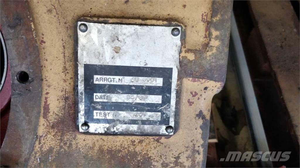 CAT D250B Przekładnie i skrzynie biegów
