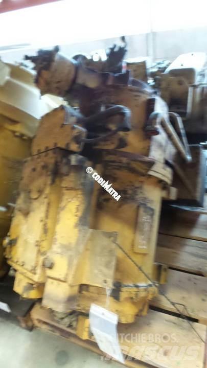 CAT D300B Przekładnie i skrzynie biegów