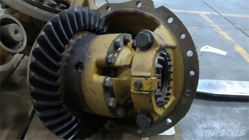 CAT D30D Przekładnie i skrzynie biegów