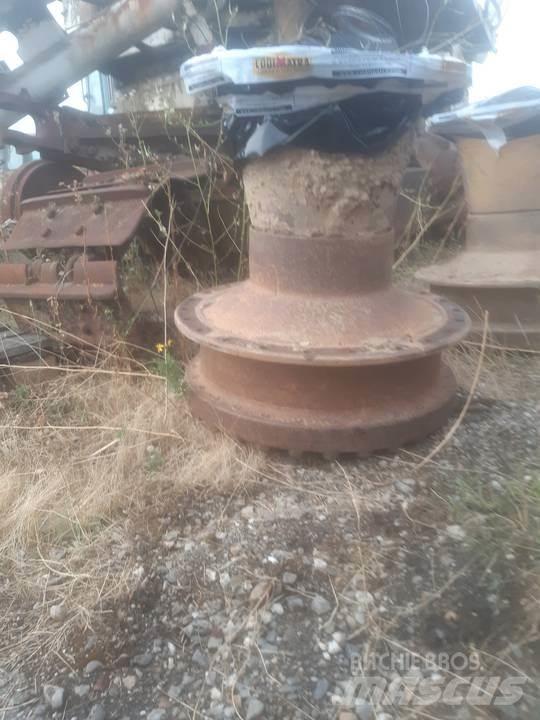 CAT D5H Przekładnie i skrzynie biegów