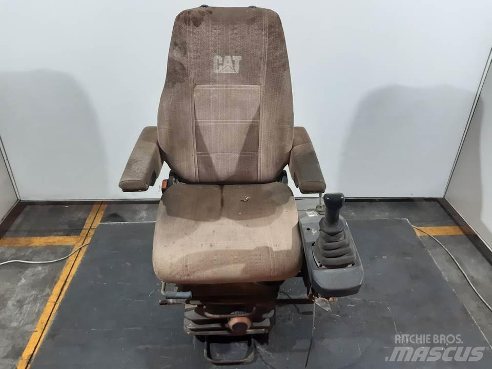 CAT M312 Kabiny i wnętrze