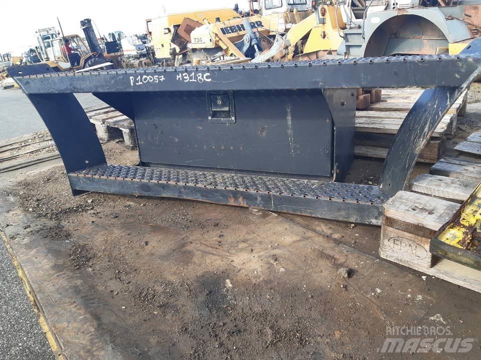 CAT M318C Kabiny i wnętrze