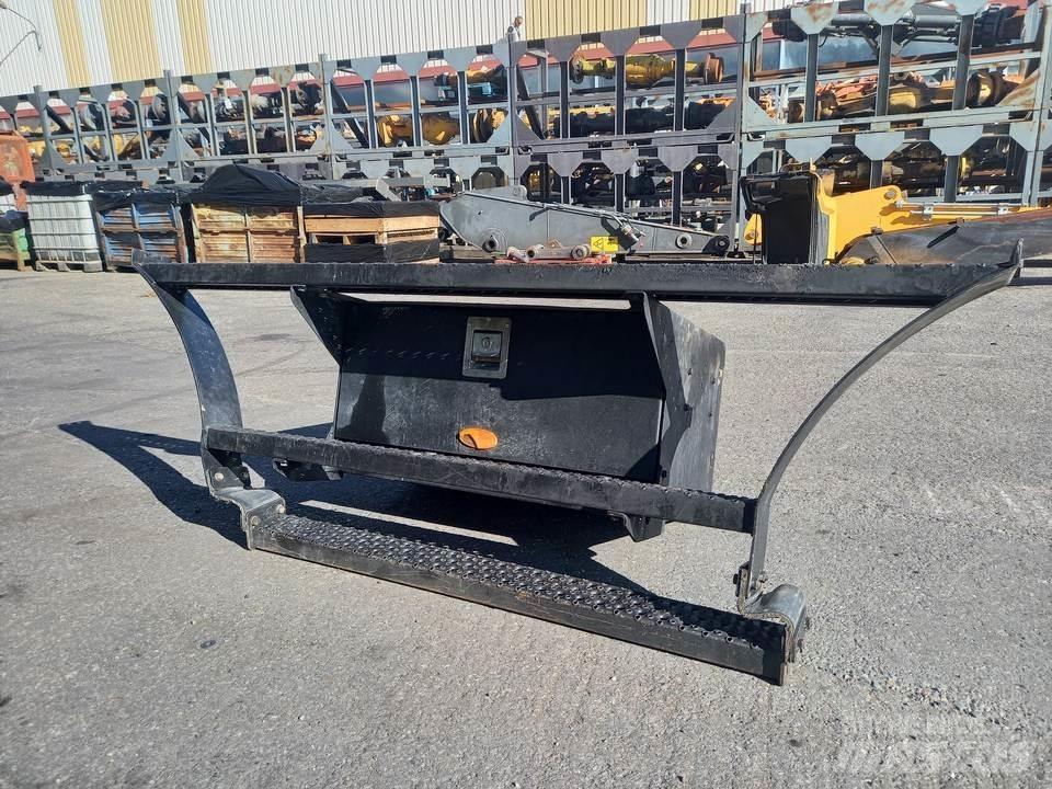 CAT M320F Kabiny i wnętrze