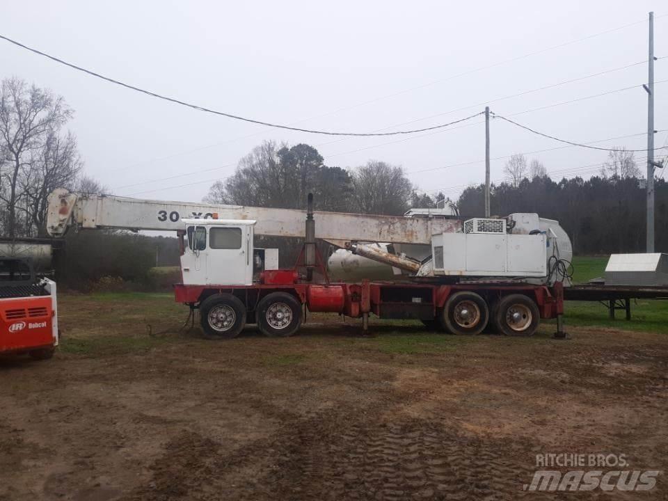 Bucyrus-Erie 30-XC Żurawie szosowo-terenowe