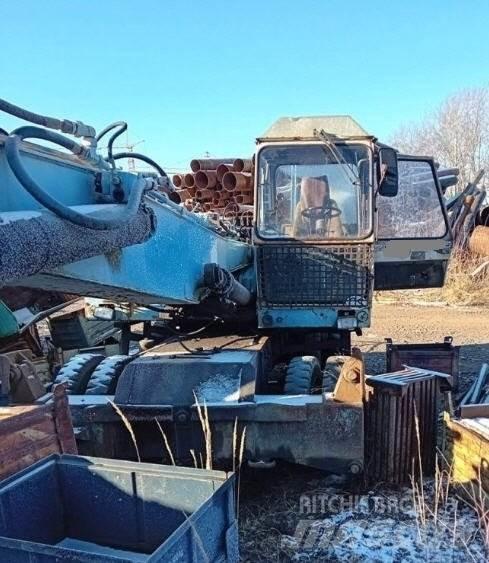 Fuchs 713 Koparki przeładunkowe