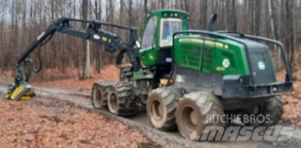 John Deere 1270 G 8W Harwestery gąsienicowe