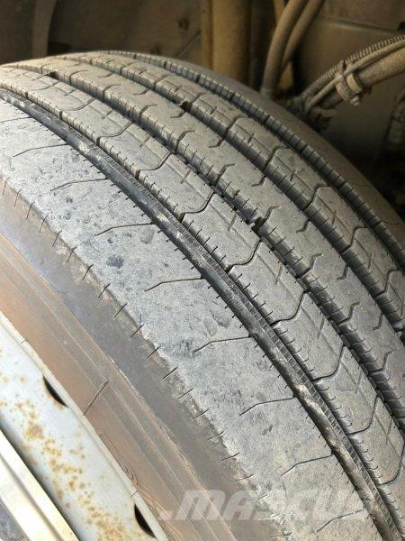 Scania P230 LB Ciężarówki typu Platforma / Skrzynia