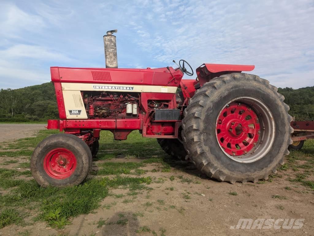International 966 Ciągniki rolnicze
