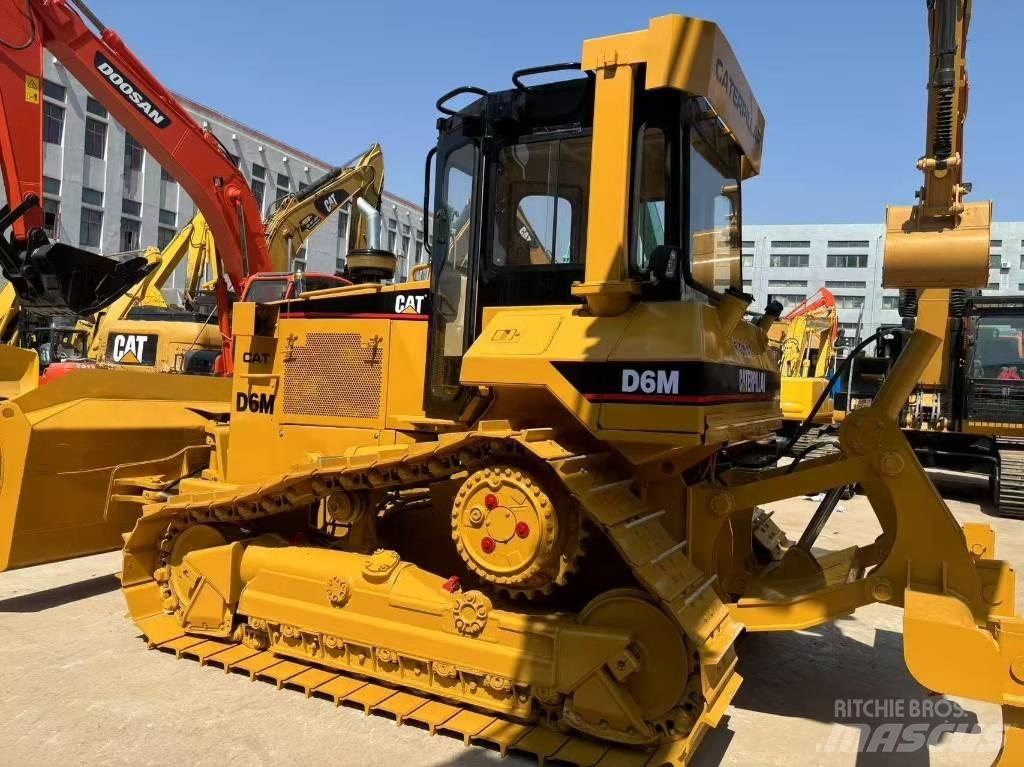 CAT D 6 M XL Spycharki gąsienicowe