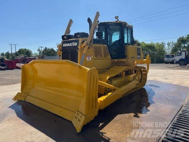 Komatsu D65EX-18 Spycharki gąsienicowe
