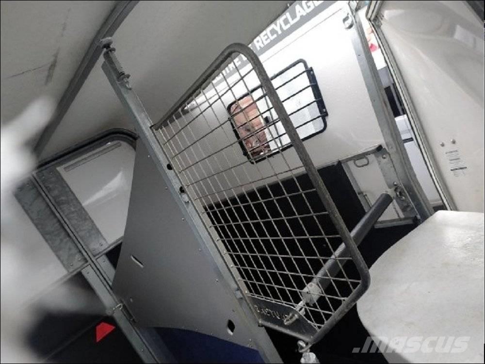  FAUTRAS PROVAN Przyczepy do przewozu zwierząt