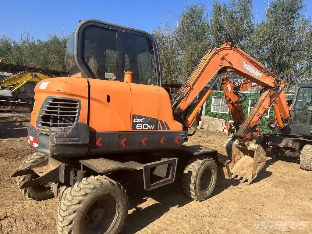 Doosan DX60W Minikoparki