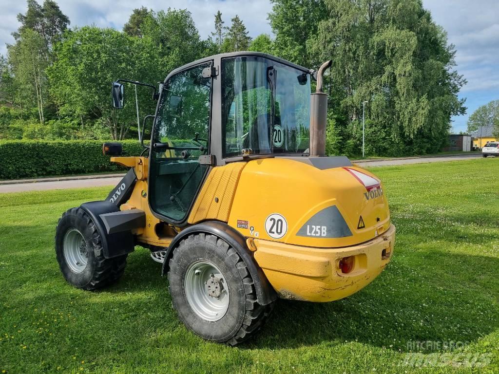 Volvo L25B Ładowarki burtowe