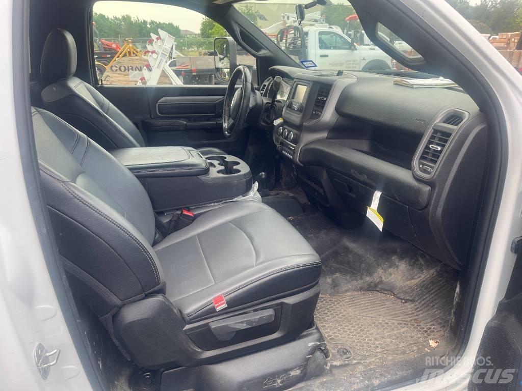 RAM 5500 Ciężarówki typu Platforma / Skrzynia