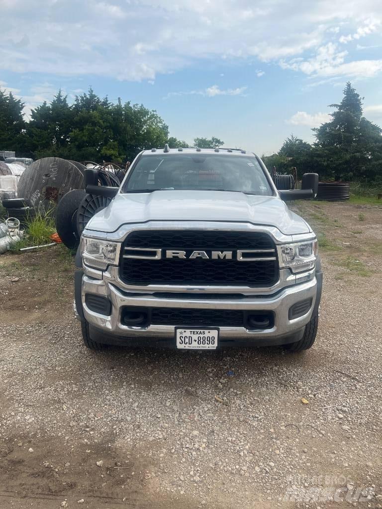 RAM 5500 Ciężarówki typu Platforma / Skrzynia